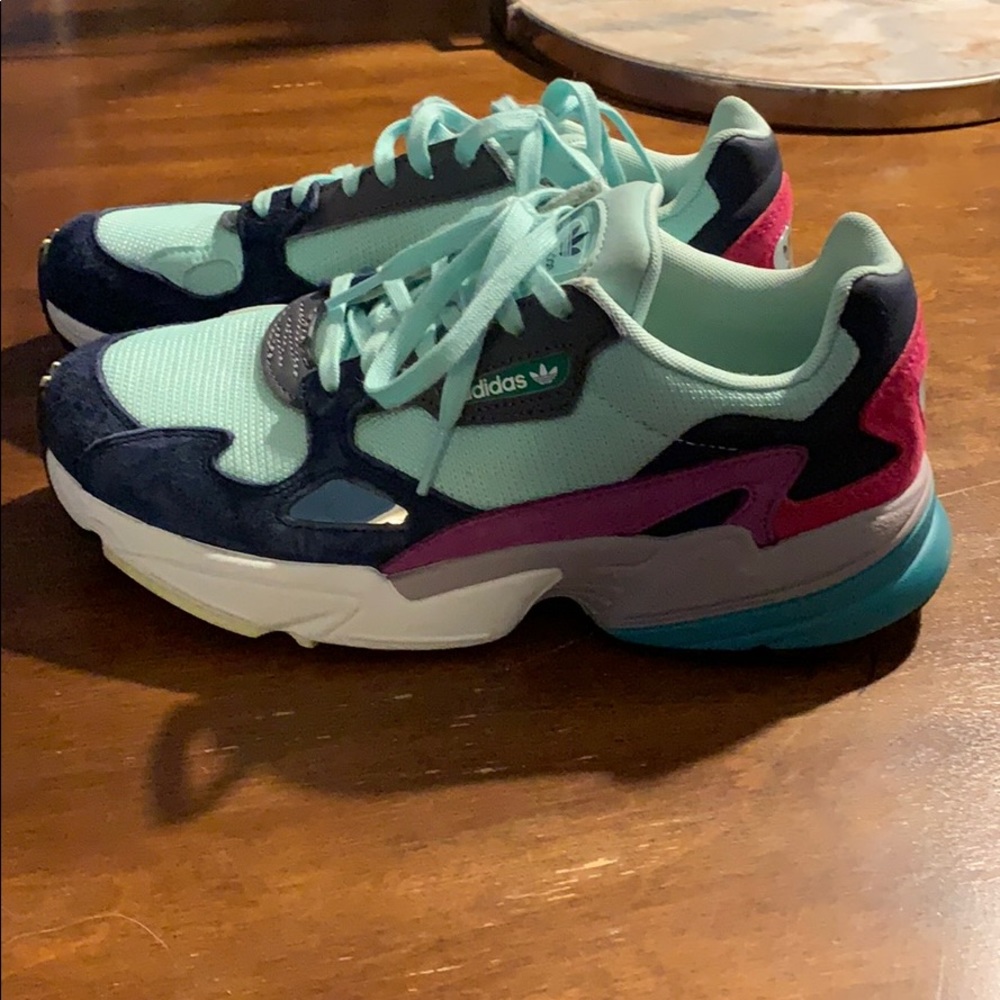 Adidas falcon